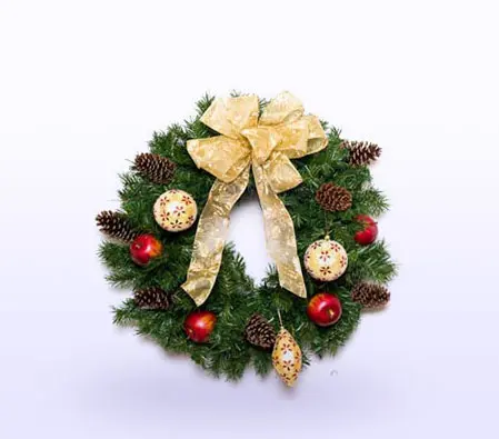 Golden Traditions Christmas Wreath